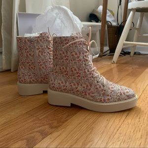 NIB Schutz McKenzie Boots